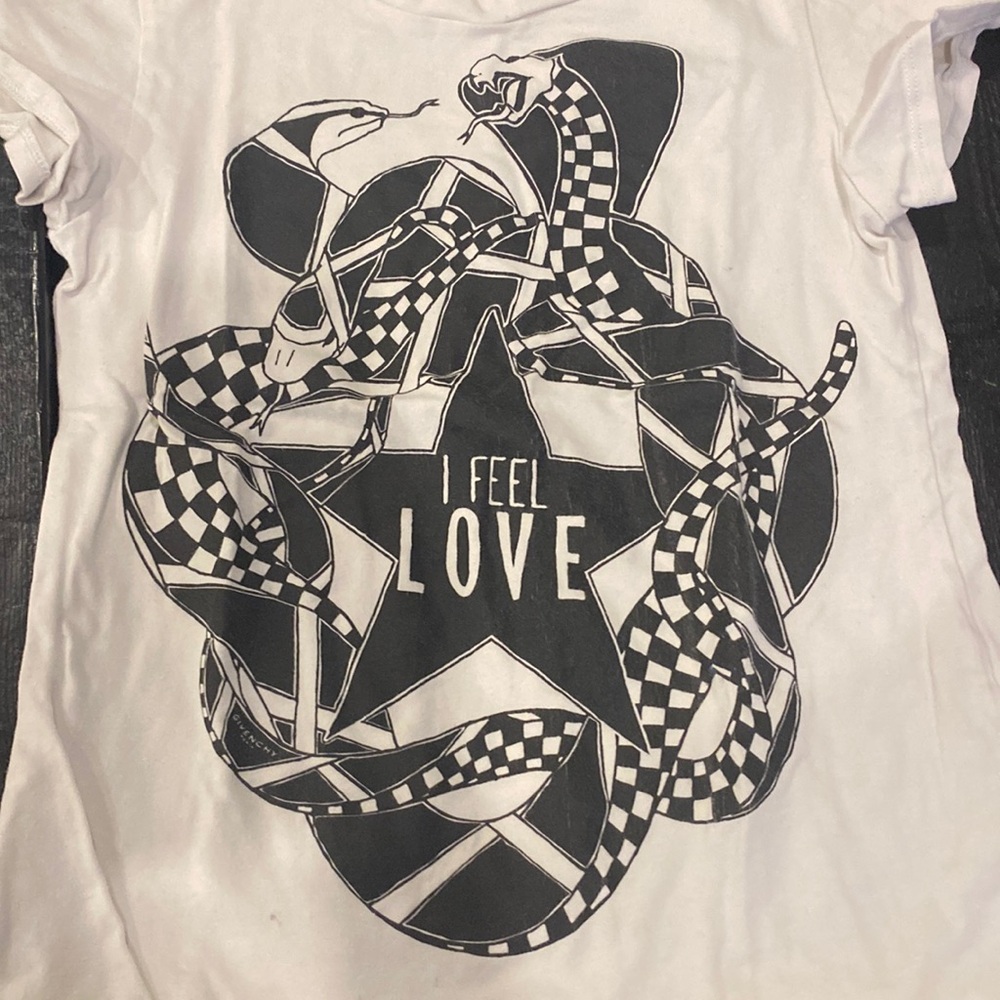 Givenchy black and white tshirt with snake details